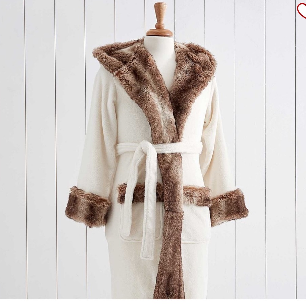 Pottery Barn Plush Robe NWOT
